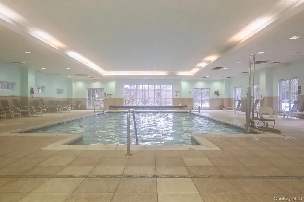 92 Pond View Port Washington NY 11050