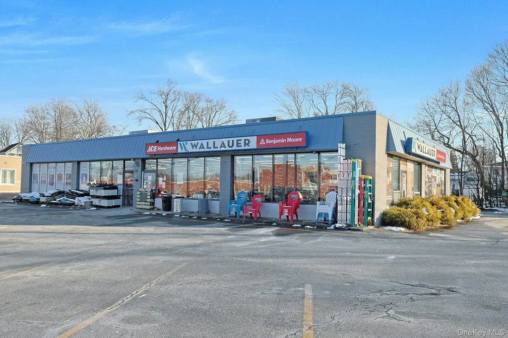 52 College Avenue Nanuet NY 10954