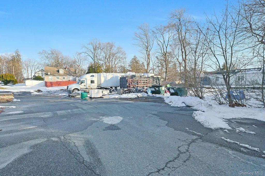 52 College Avenue Nanuet NY 10954