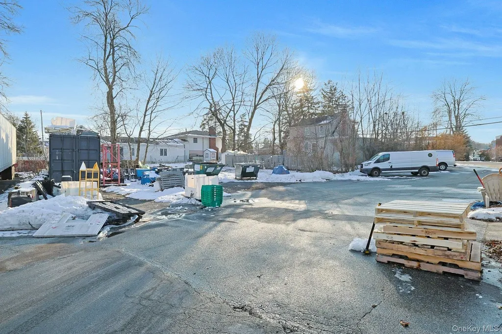 52 College Avenue Nanuet NY 10954