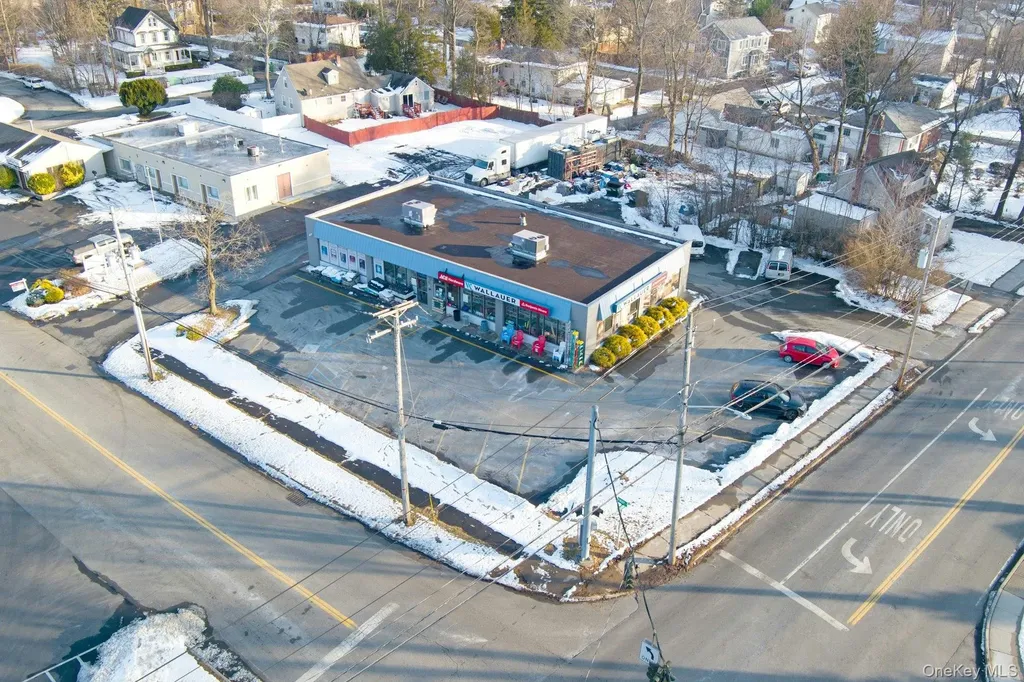 52 College Avenue Nanuet NY 10954