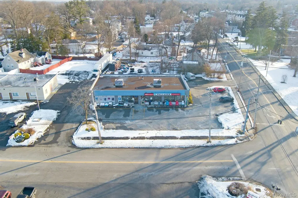 52 College Avenue Nanuet NY 10954