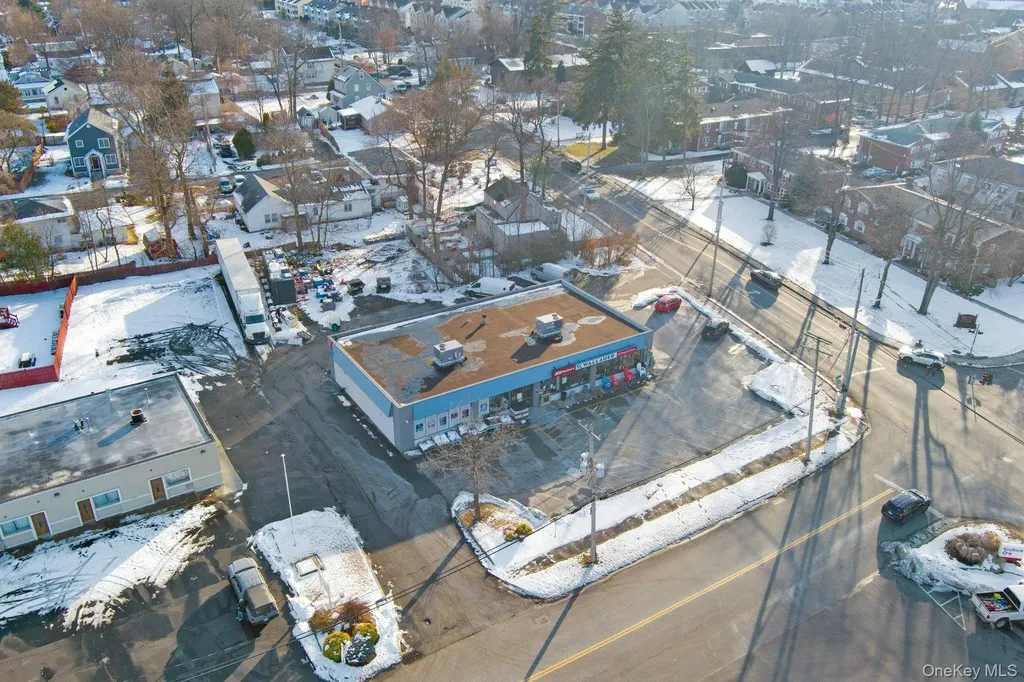 52 College Avenue Nanuet NY 10954
