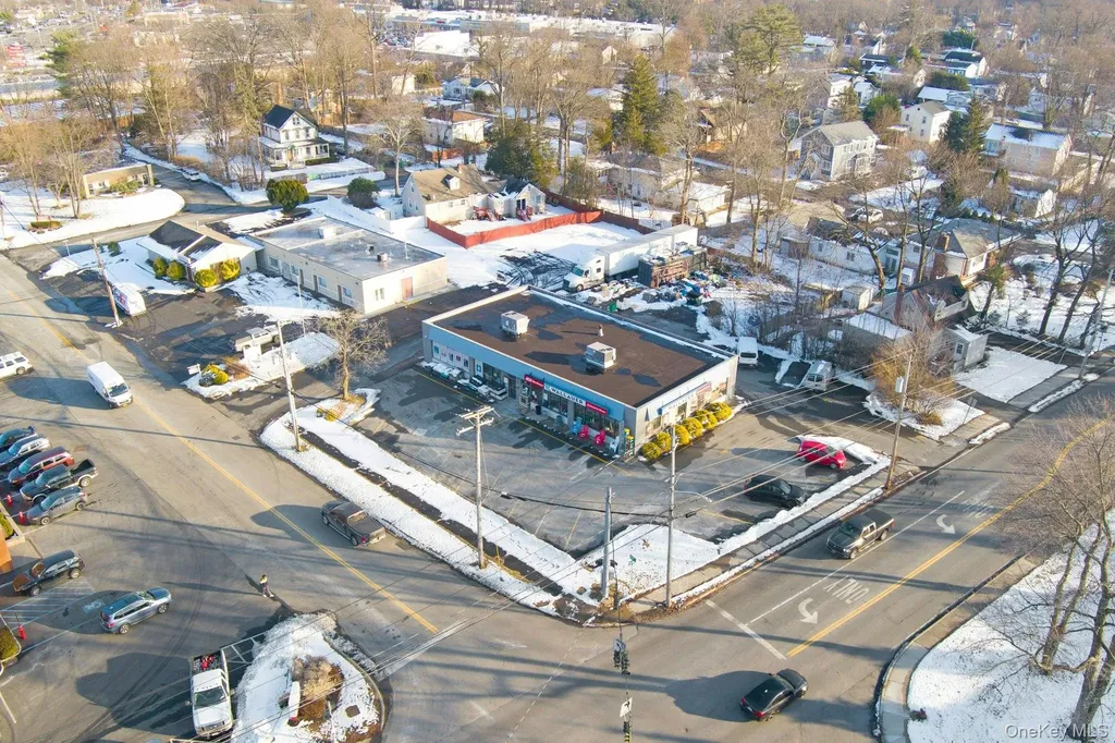 52 College Avenue Nanuet NY 10954