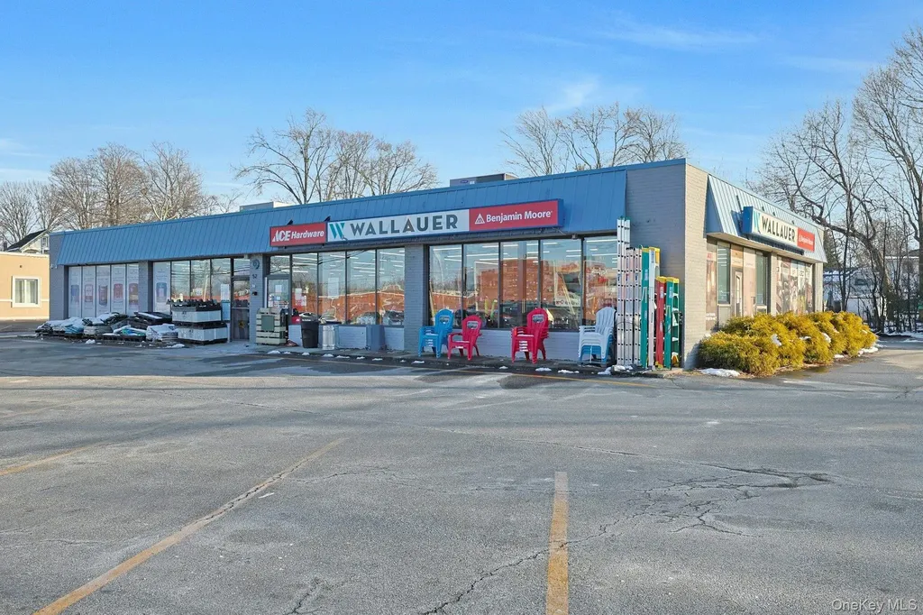 52 College Avenue Nanuet NY 10954