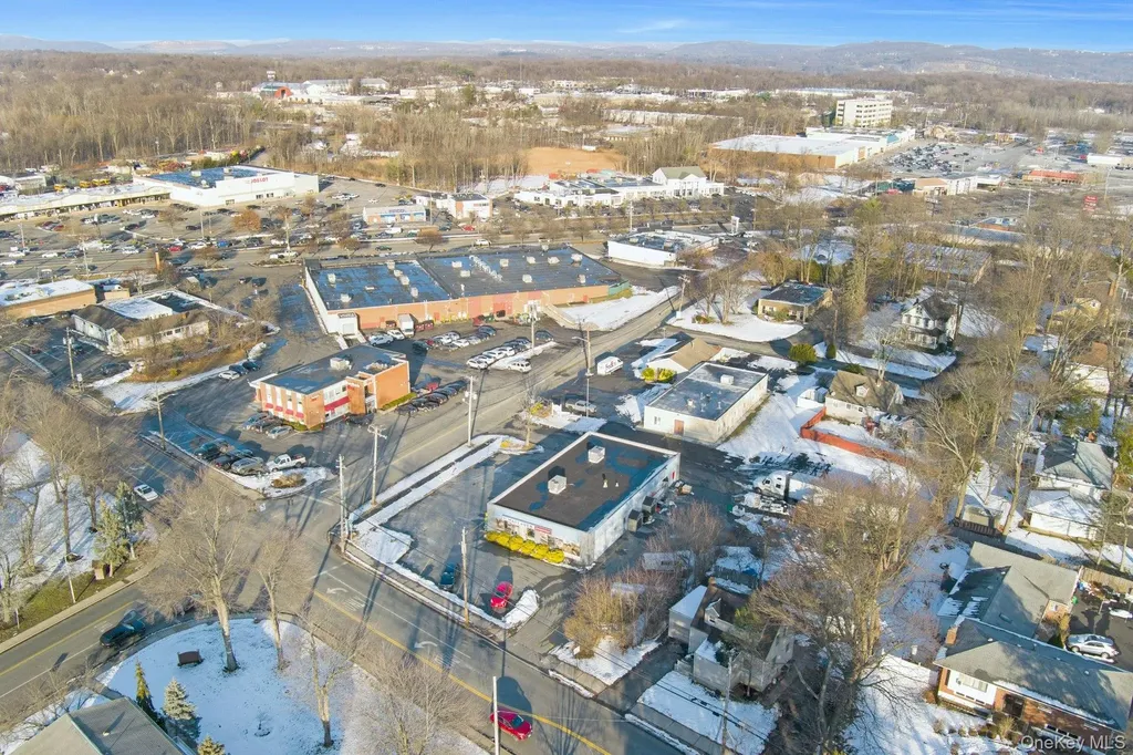 52 College Avenue Nanuet NY 10954