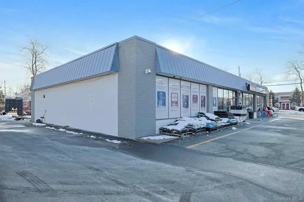 52 College Avenue Nanuet NY 10954