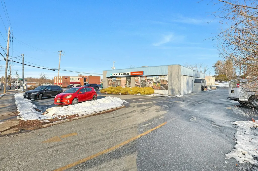 52 College Avenue Nanuet NY 10954