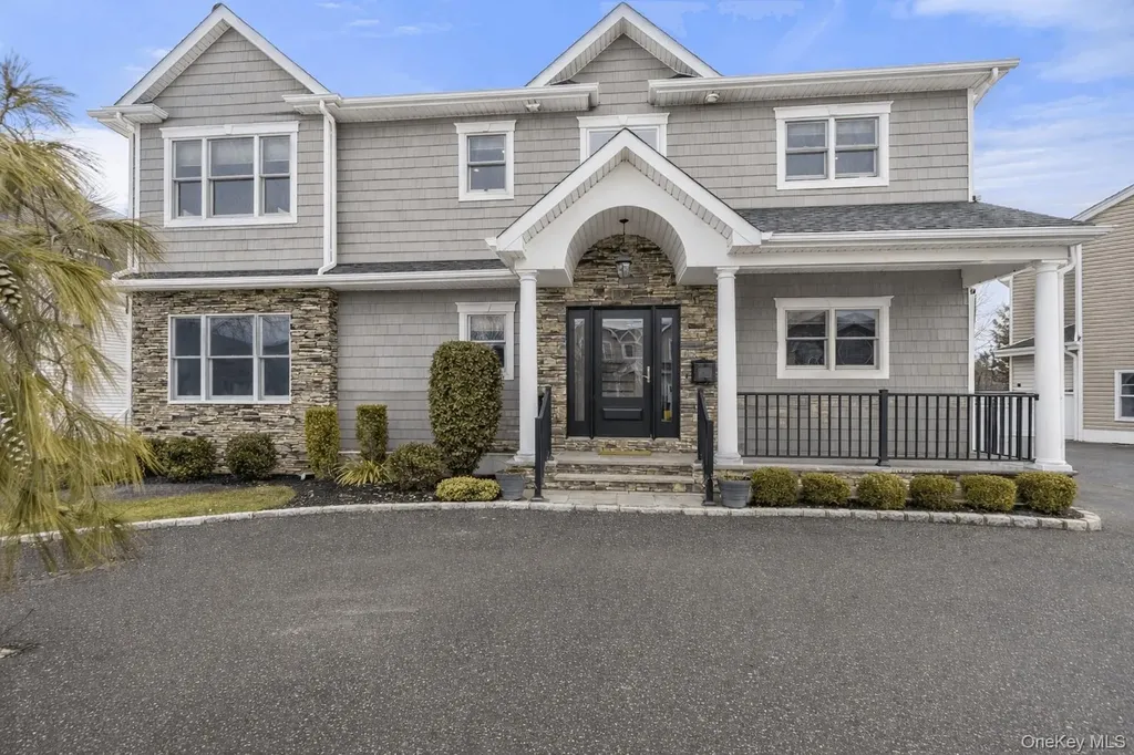 75 Syosset Circle Syosset NY 11791