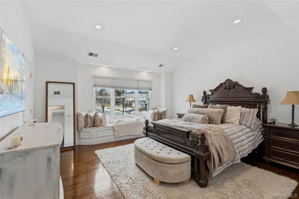 75 Syosset Circle Syosset NY 11791