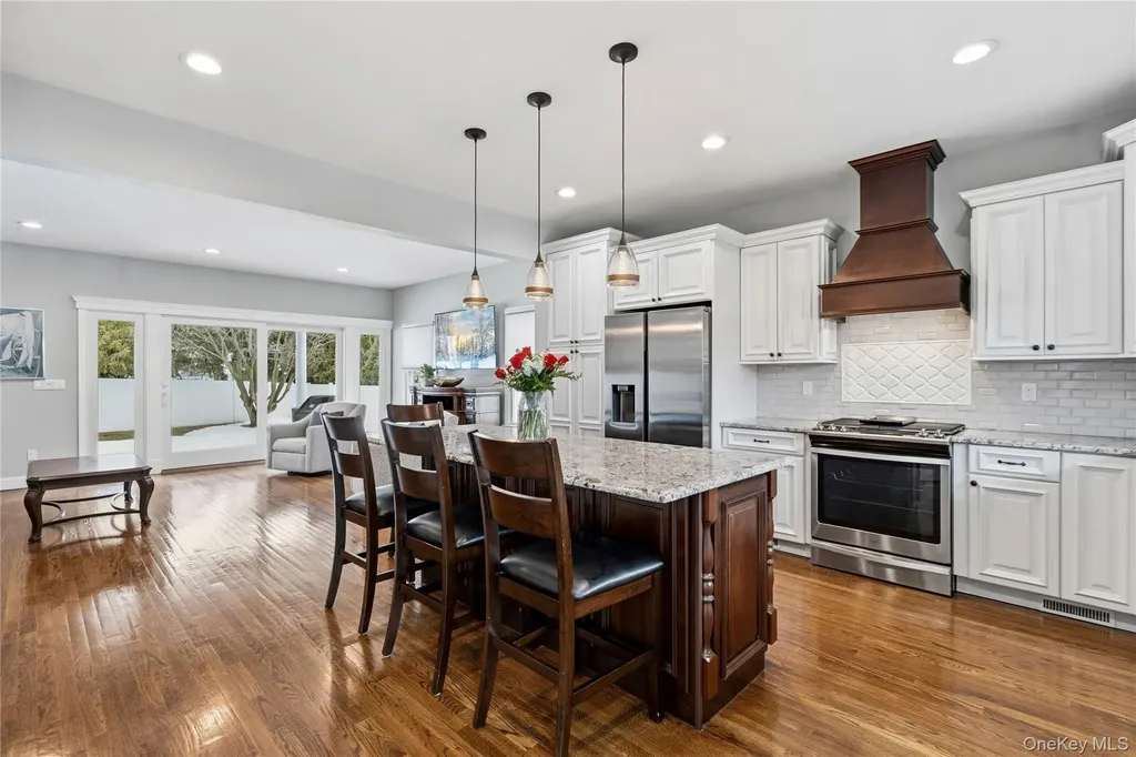 75 Syosset Circle Syosset NY 11791