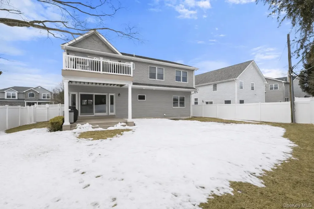 75 Syosset Circle Syosset NY 11791