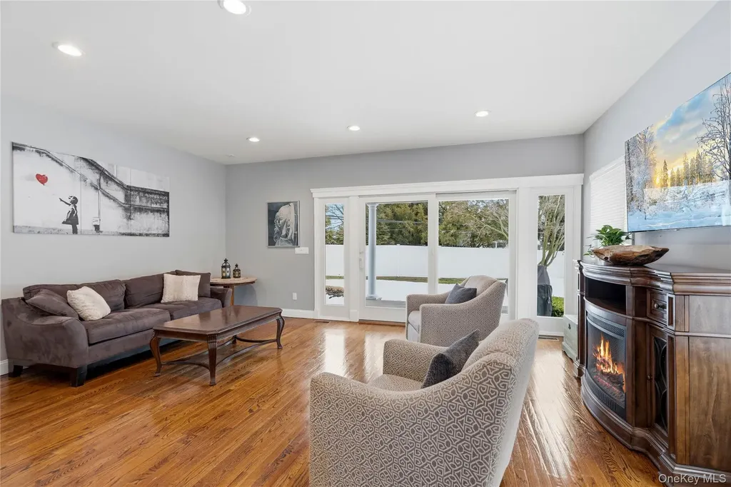 75 Syosset Circle Syosset NY 11791