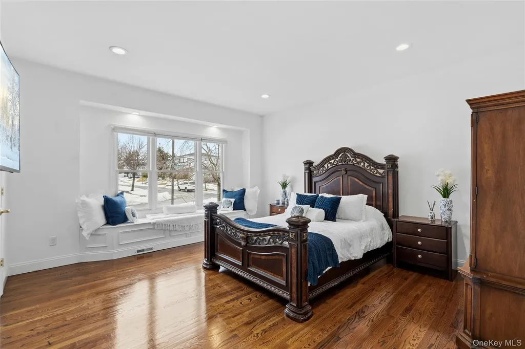 75 Syosset Circle Syosset NY 11791