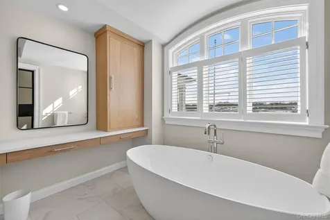 506 Shore Acres Drive Mamaroneck NY 10543
