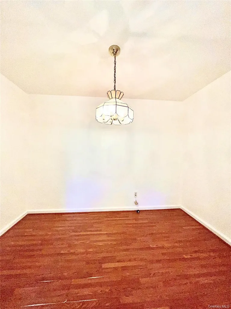 5 Oakdale Manor Suffern NY 10901