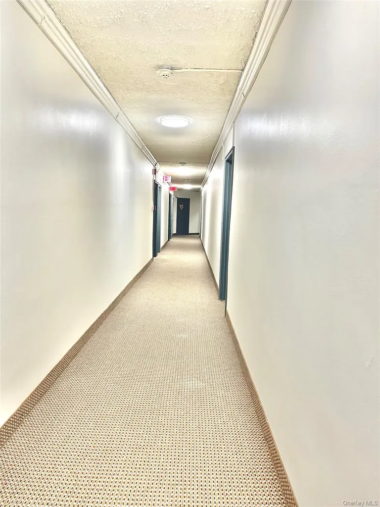 5 Oakdale Manor Suffern NY 10901