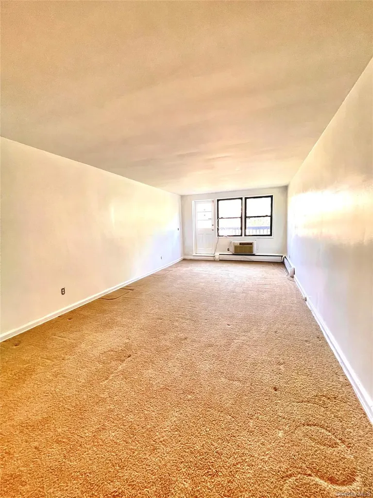 5 Oakdale Manor Suffern NY 10901