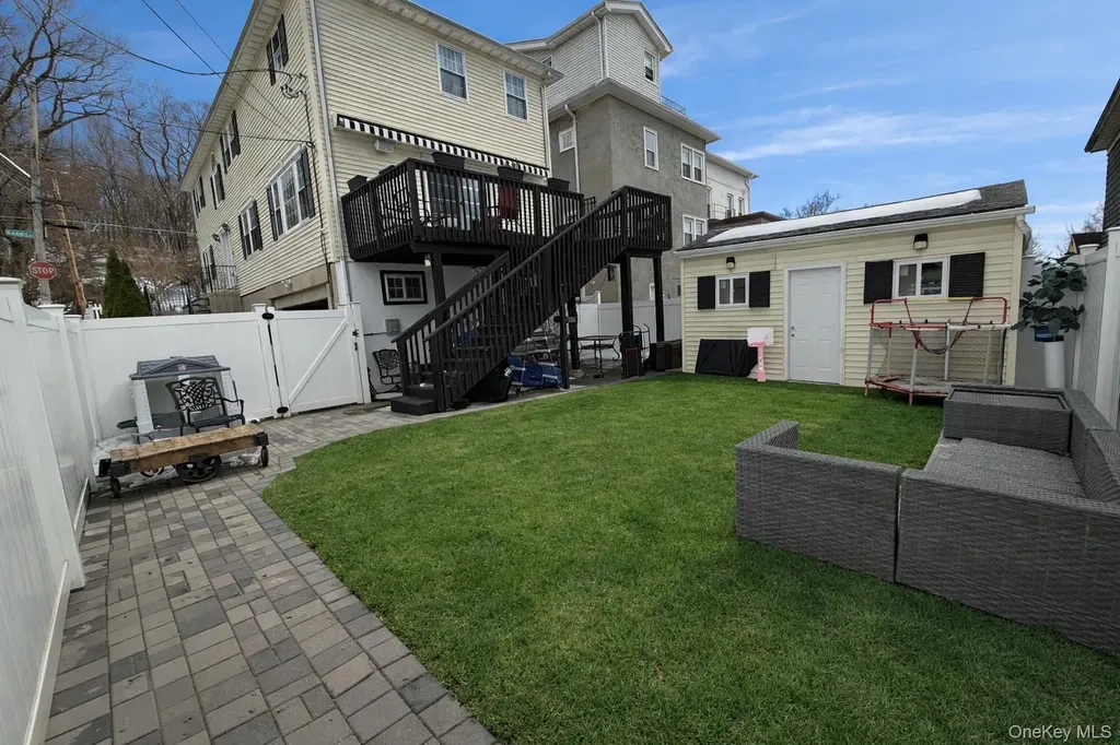 141 Burhans Avenue Yonkers NY 10701