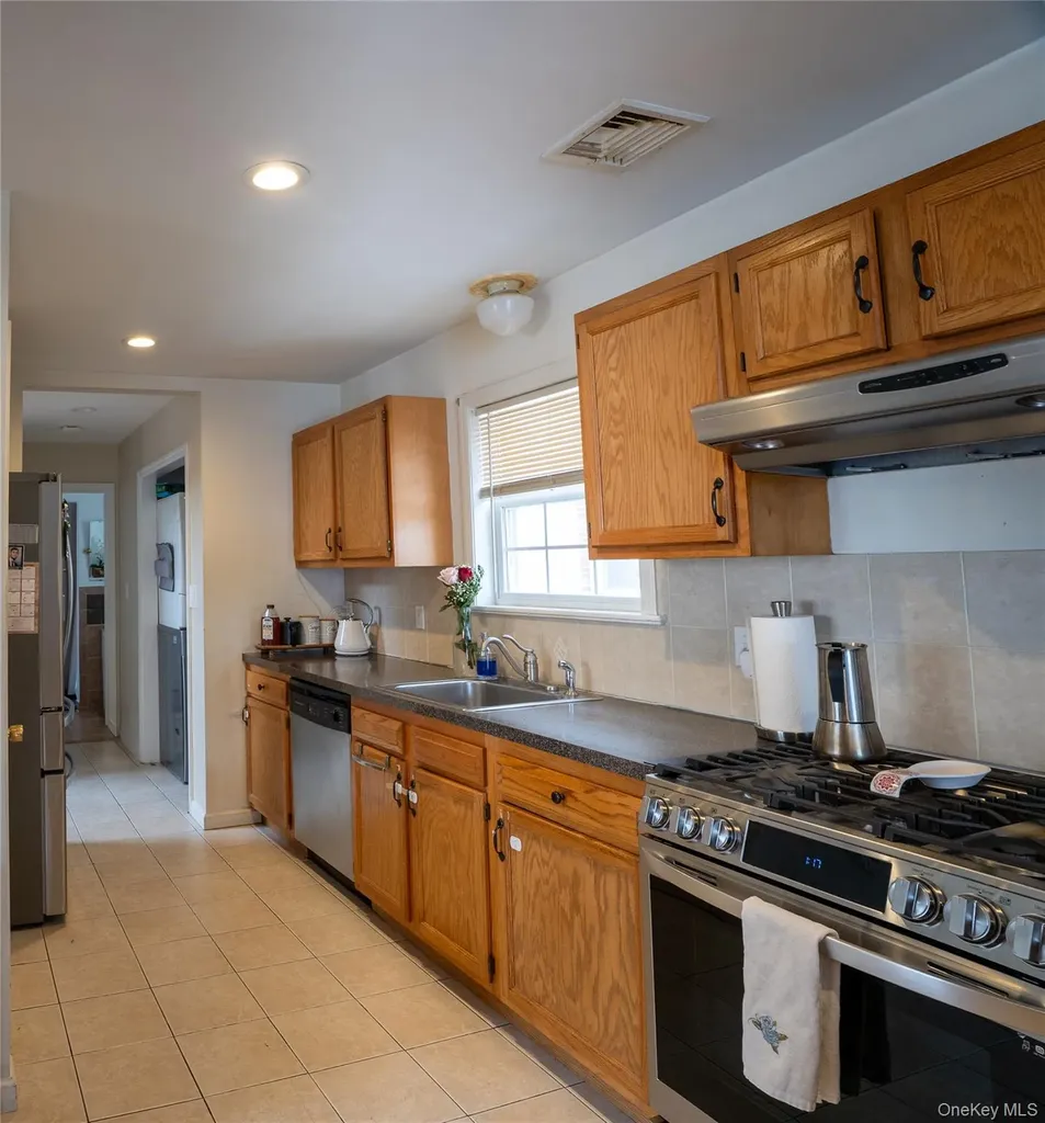 141 Burhans Avenue Yonkers NY 10701