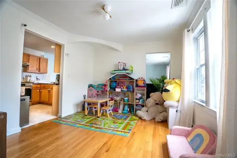 141 Burhans Avenue Yonkers NY 10701