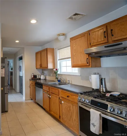 141 Burhans Avenue Yonkers NY 10701
