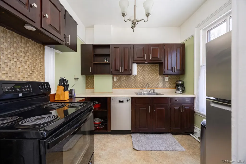 12 Hanscom Avenue Poughkeepsie NY 12601