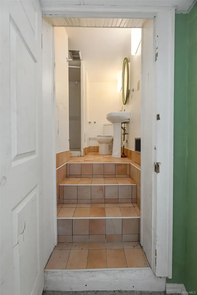 12 Hanscom Avenue Poughkeepsie NY 12601