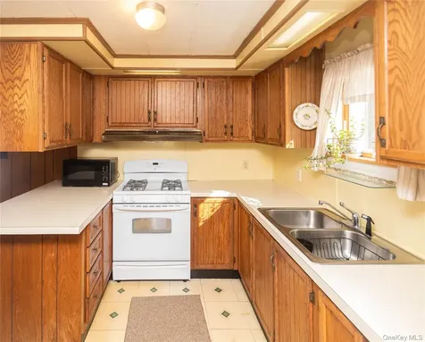 74 Hidden Brook Drive Hyde Park NY 12538