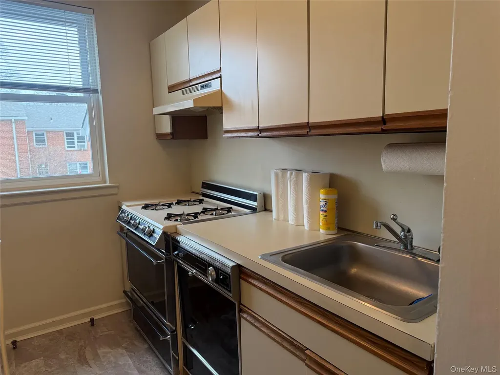 172-12 Crocheron Avenue Flushing NY 11358