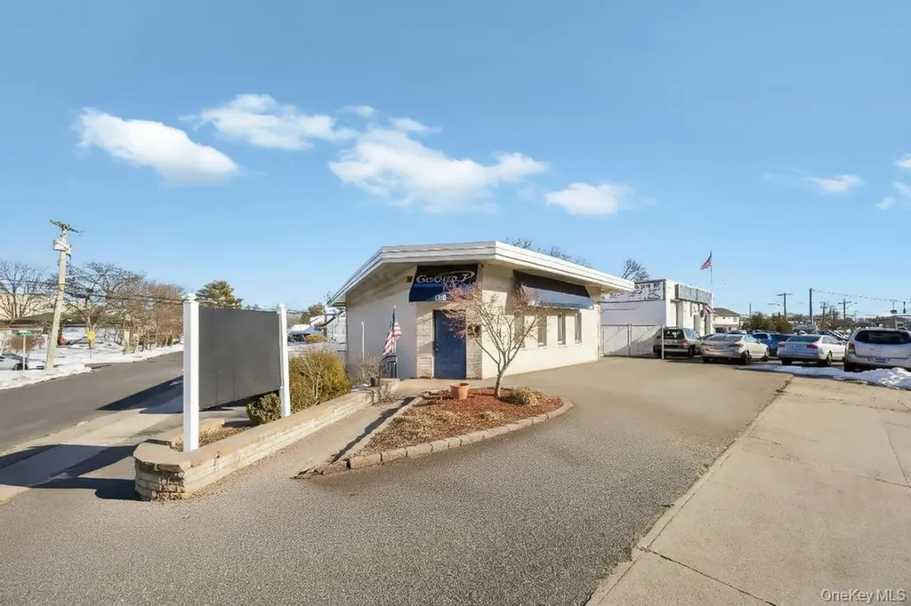 600 Hicksville Road Bethpage NY 11714