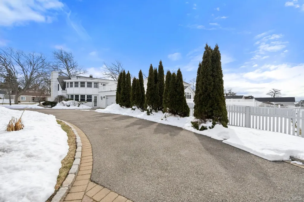 1 Central Avenue Amityville NY 11701