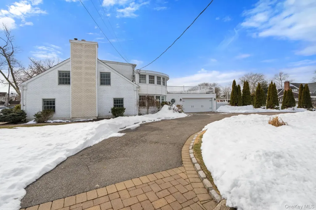 1 Central Avenue Amityville NY 11701