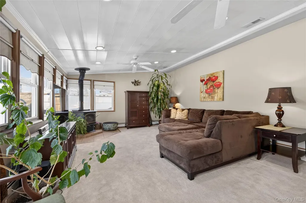 148 Malts Avenue West Islip NY 11795