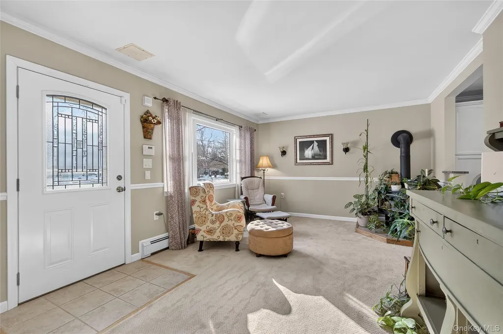 148 Malts Avenue West Islip NY 11795