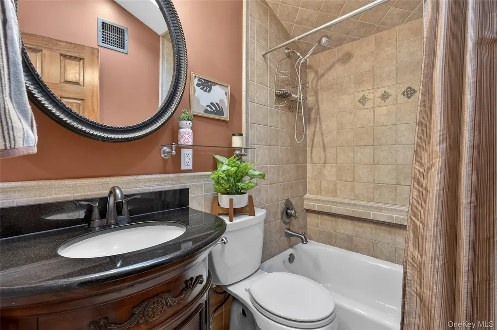 148 Malts Avenue West Islip NY 11795