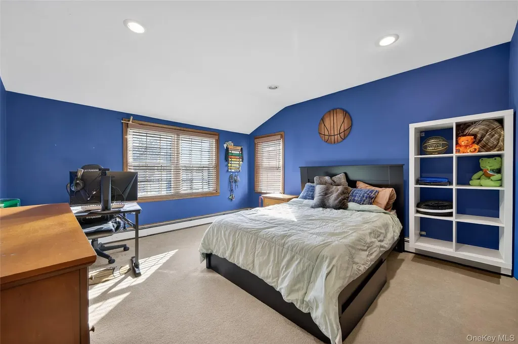 148 Malts Avenue West Islip NY 11795