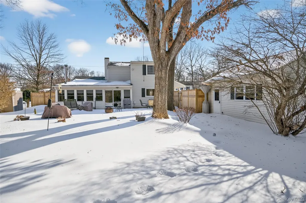 148 Malts Avenue West Islip NY 11795