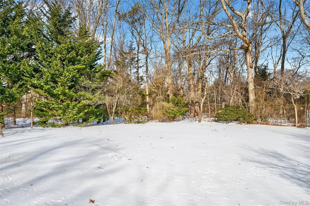 148 Malts Avenue West Islip NY 11795