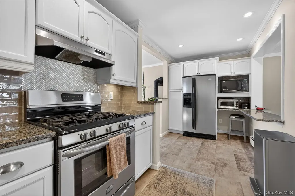 148 Malts Avenue West Islip NY 11795