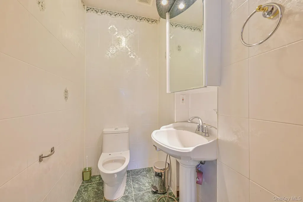 10201 62nd Road Forest Hills NY 11375