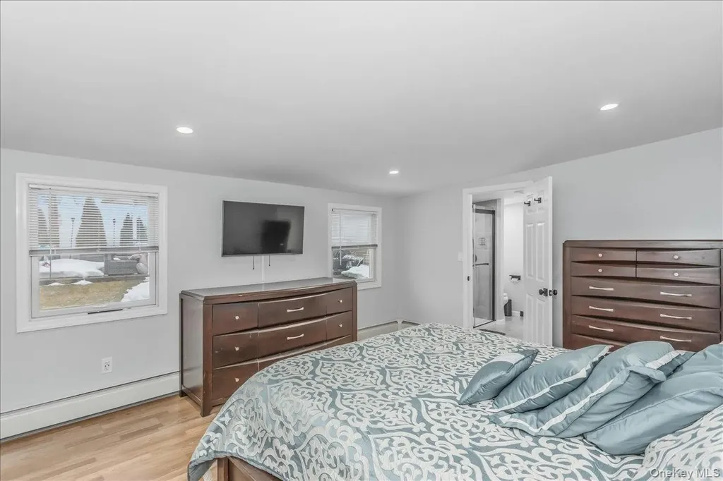 30 Echo Lane Levittown NY 11756