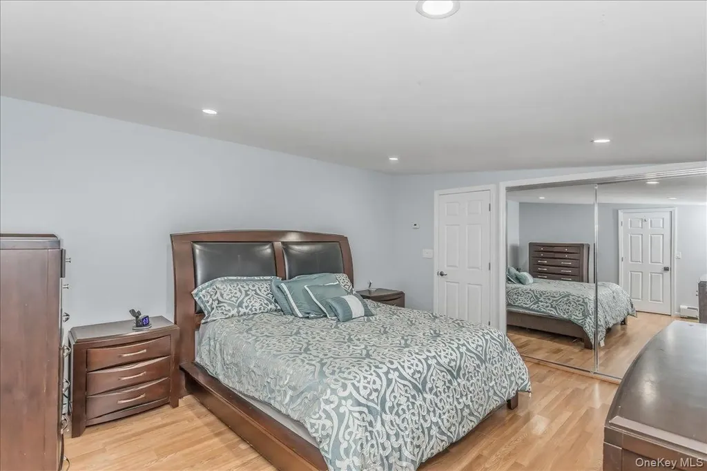 30 Echo Lane Levittown NY 11756