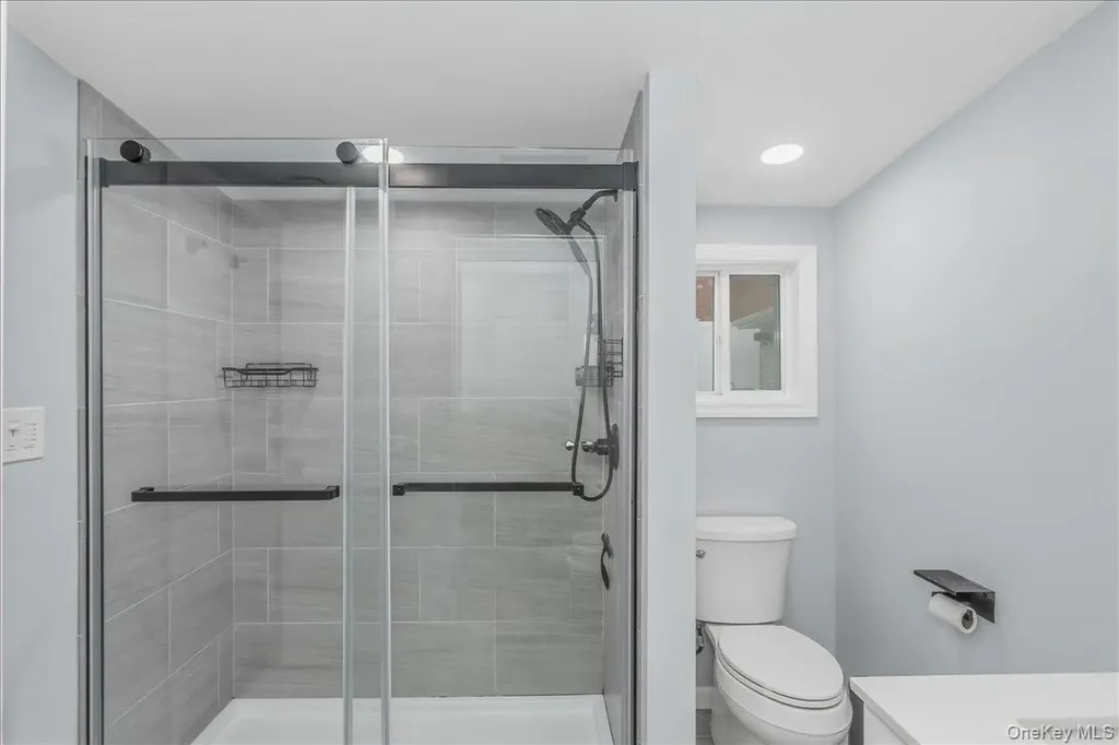 30 Echo Lane Levittown NY 11756