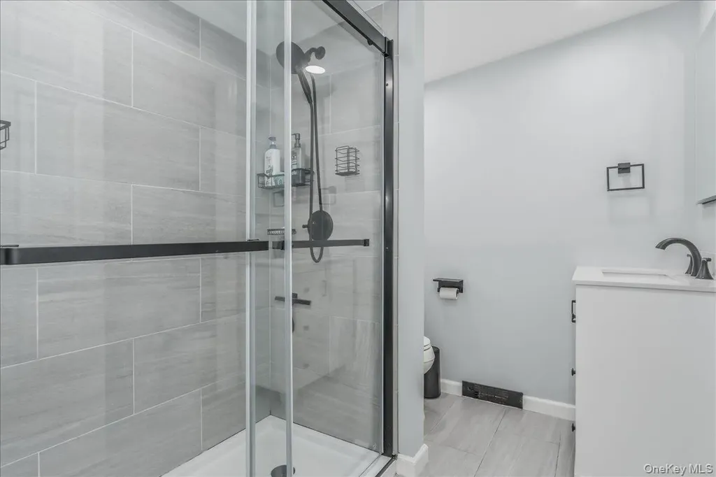 30 Echo Lane Levittown NY 11756