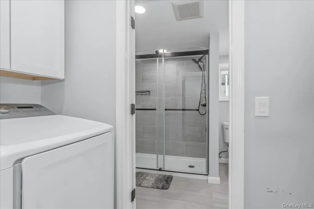 30 Echo Lane Levittown NY 11756