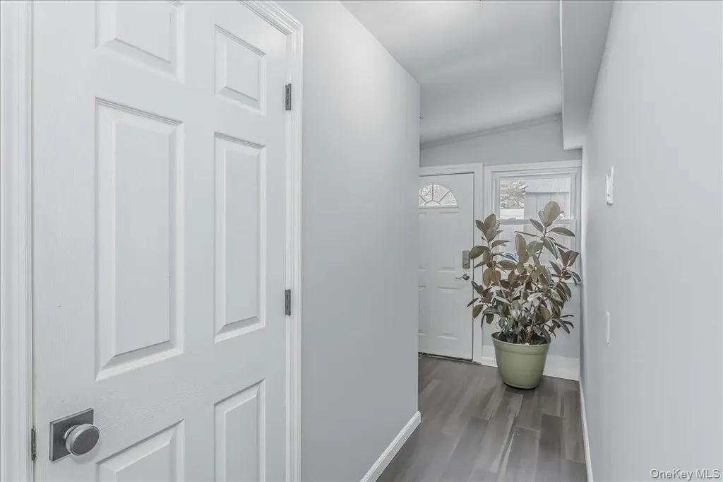 30 Echo Lane Levittown NY 11756