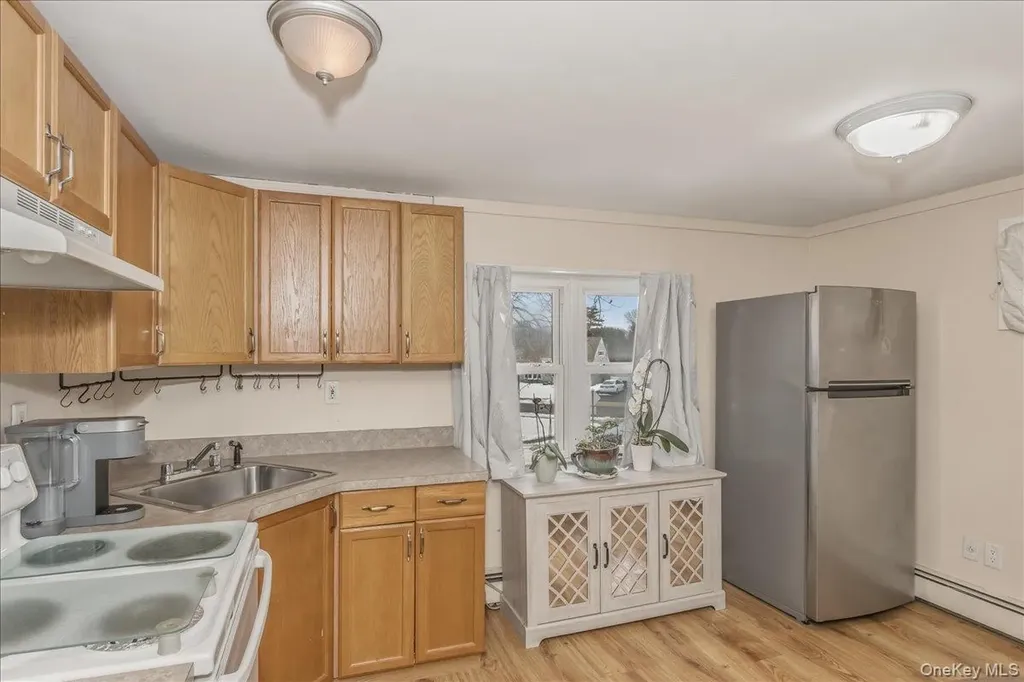 30 Echo Lane Levittown NY 11756