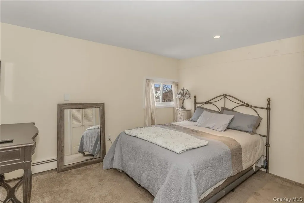 30 Echo Lane Levittown NY 11756