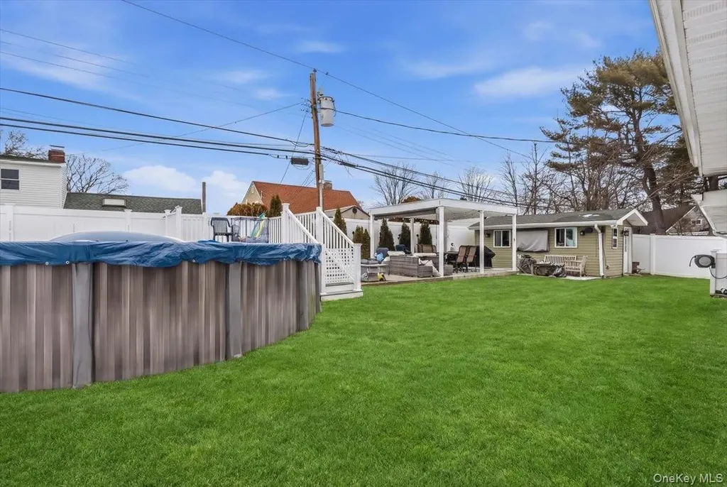 30 Echo Lane Levittown NY 11756